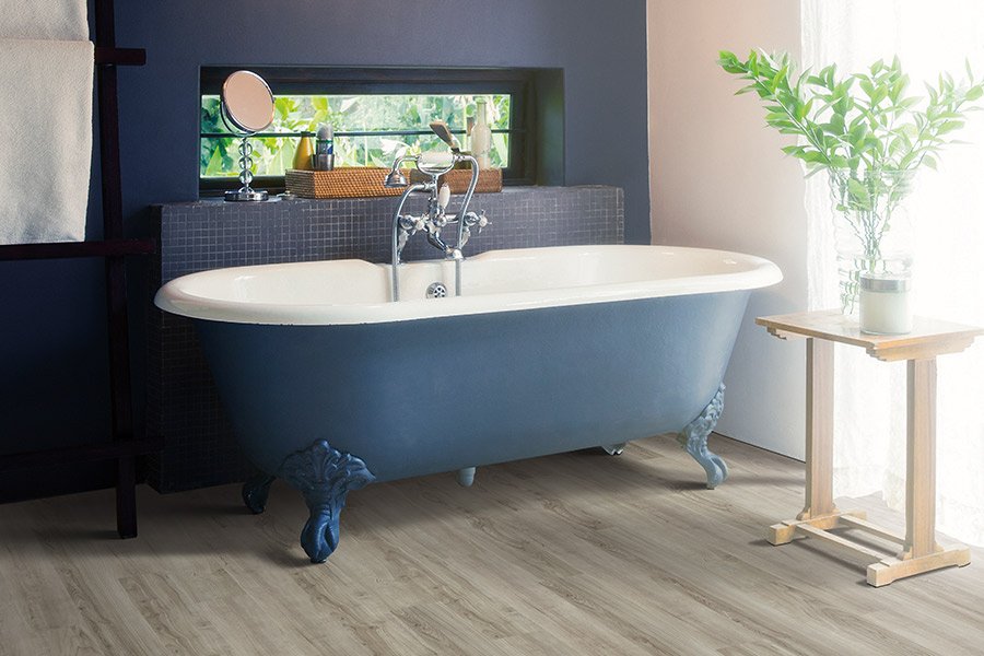 Flooring for your bathroom: tips, deco and more